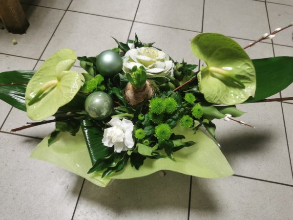 Bouquet exotique allongé tons blanc