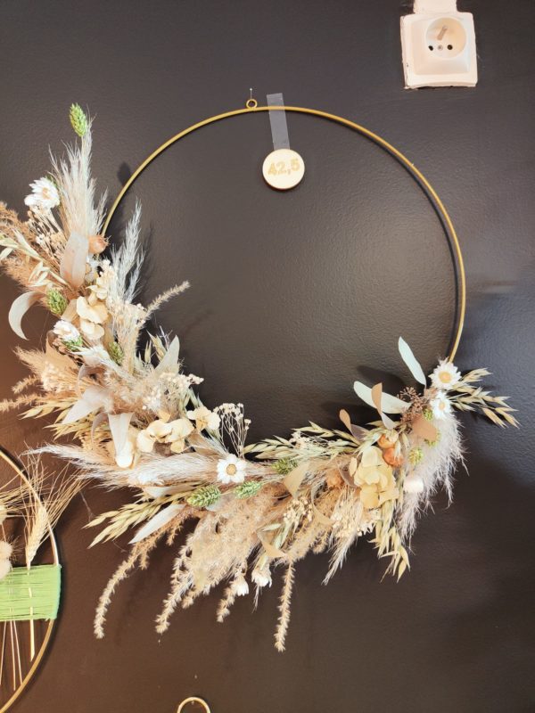 Couronne de fleurs séchées