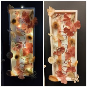 Tableau “solo” intemporel vertical tons blanc / corail et sa guirlande lumineuse